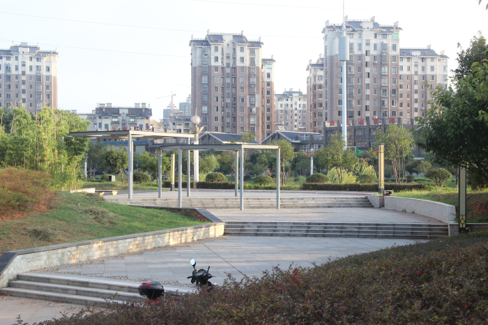 凤岗河东路滨河绿化工程