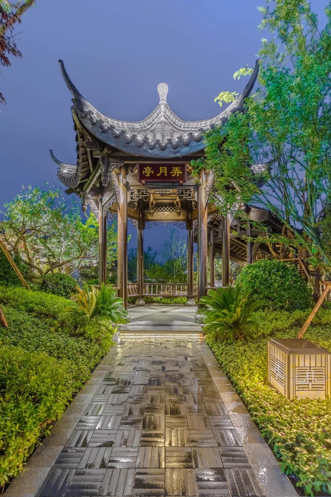 玖章芙蓉风华，敬献依山一城