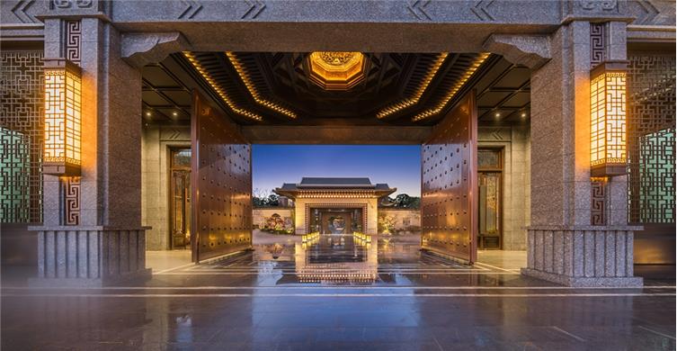 建发央著项目主入口景观工程