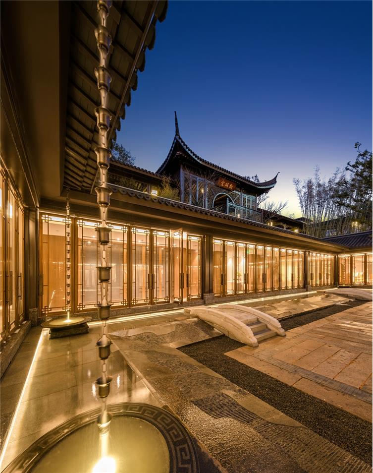 建发央著项目主入口景观工程
