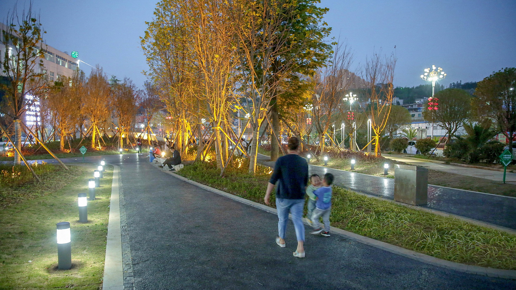盘州市人民医院前区景观