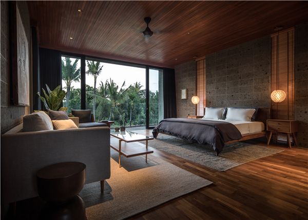 RIVER HOUSE
