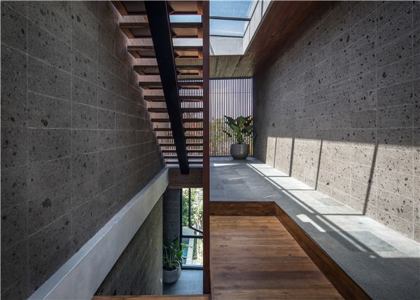 RIVER HOUSE