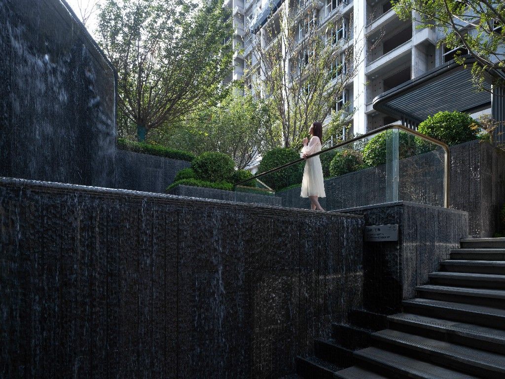 中海半山湾畔