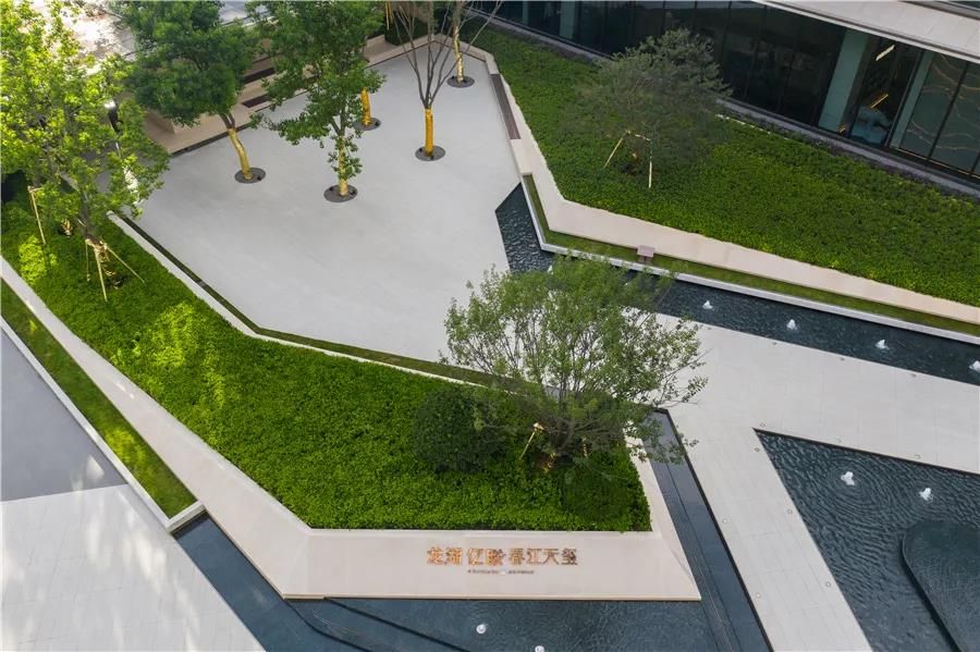 龙湖亿联春江天玺·示范区