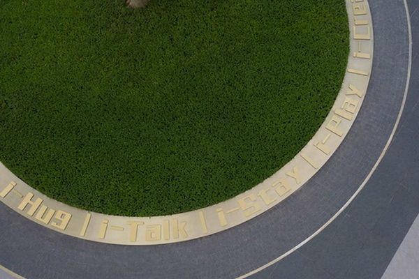 南宁融创凤屿湖街角广场