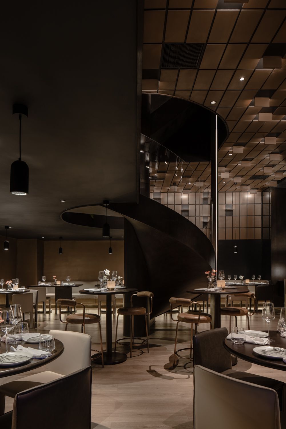 RooMoo | Le Coq wine &amp; bistro