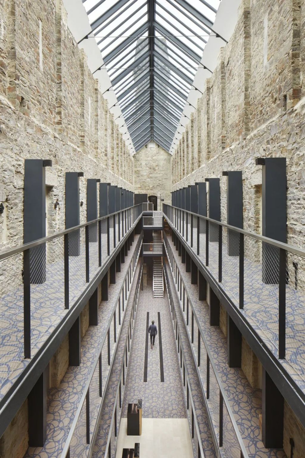 Twelve Architects | 英国博德明监狱酒店+游客观光地