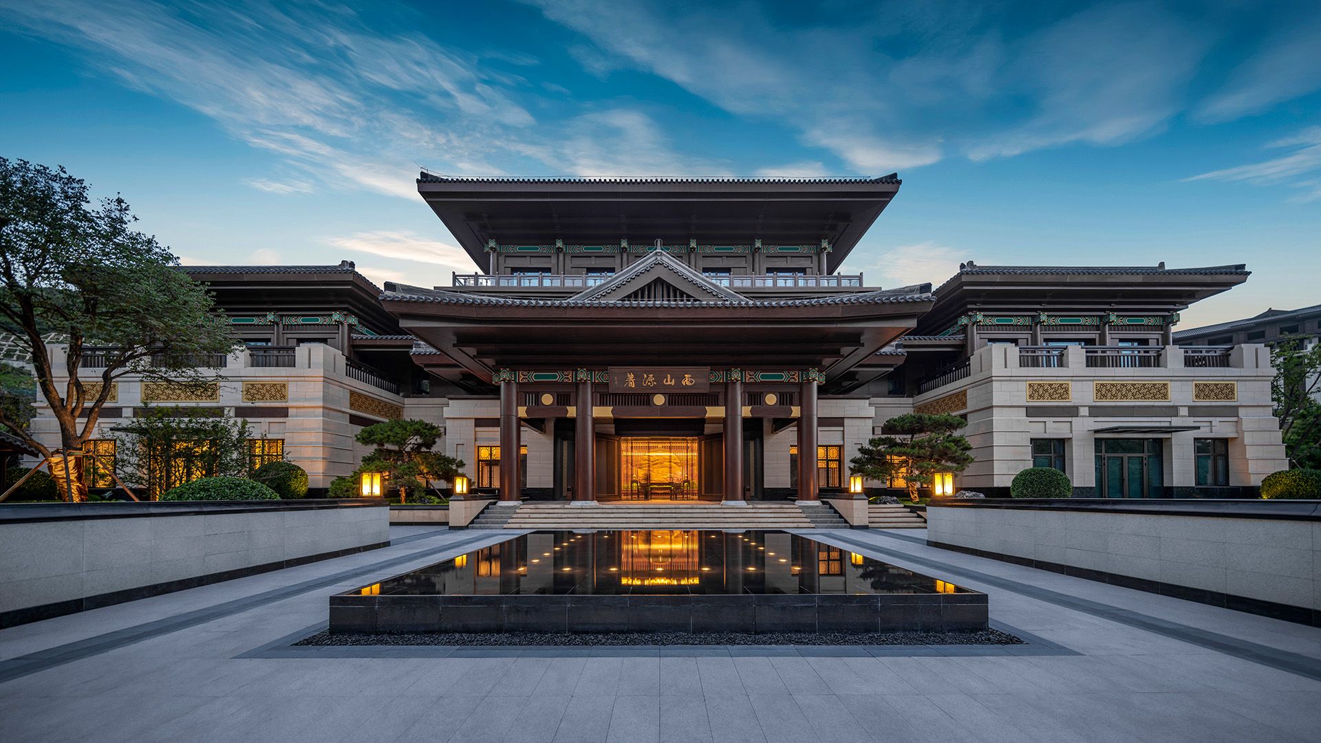 北京鸿瑞西峰项目06地块售楼处前场及样板院景观工程