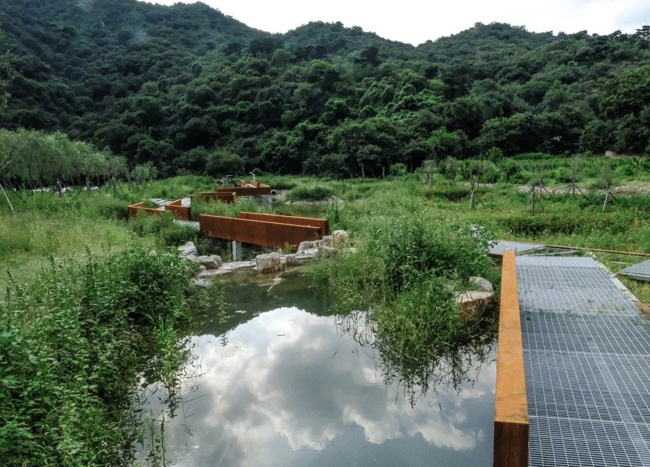 栗花溪谷中的一条风景道