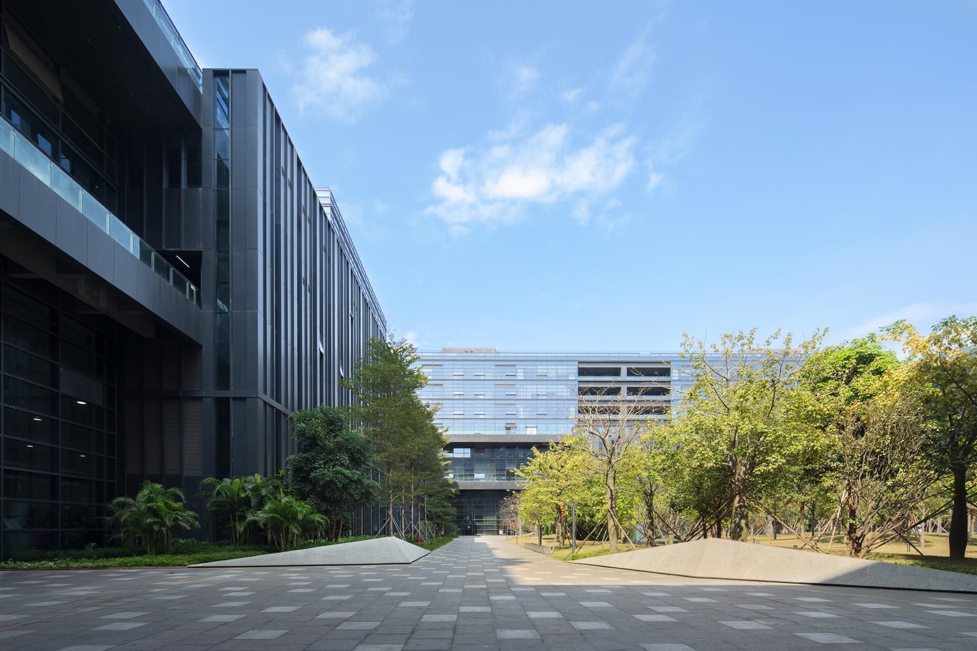 “大族激光智造中心”项目园林景观施工工程