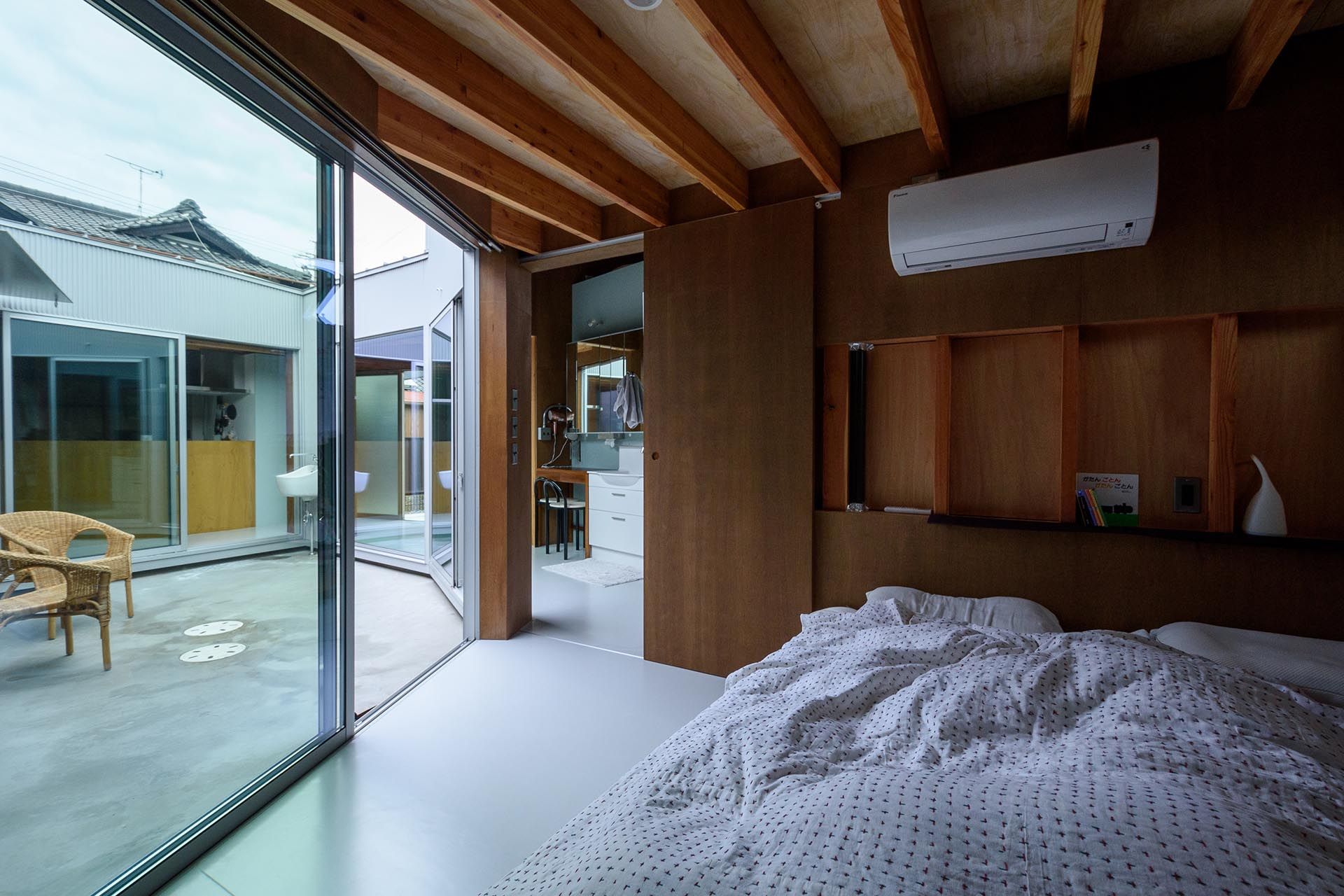 Takayuki Kuzushima and Associates——Courtyard House with Seven Rooms