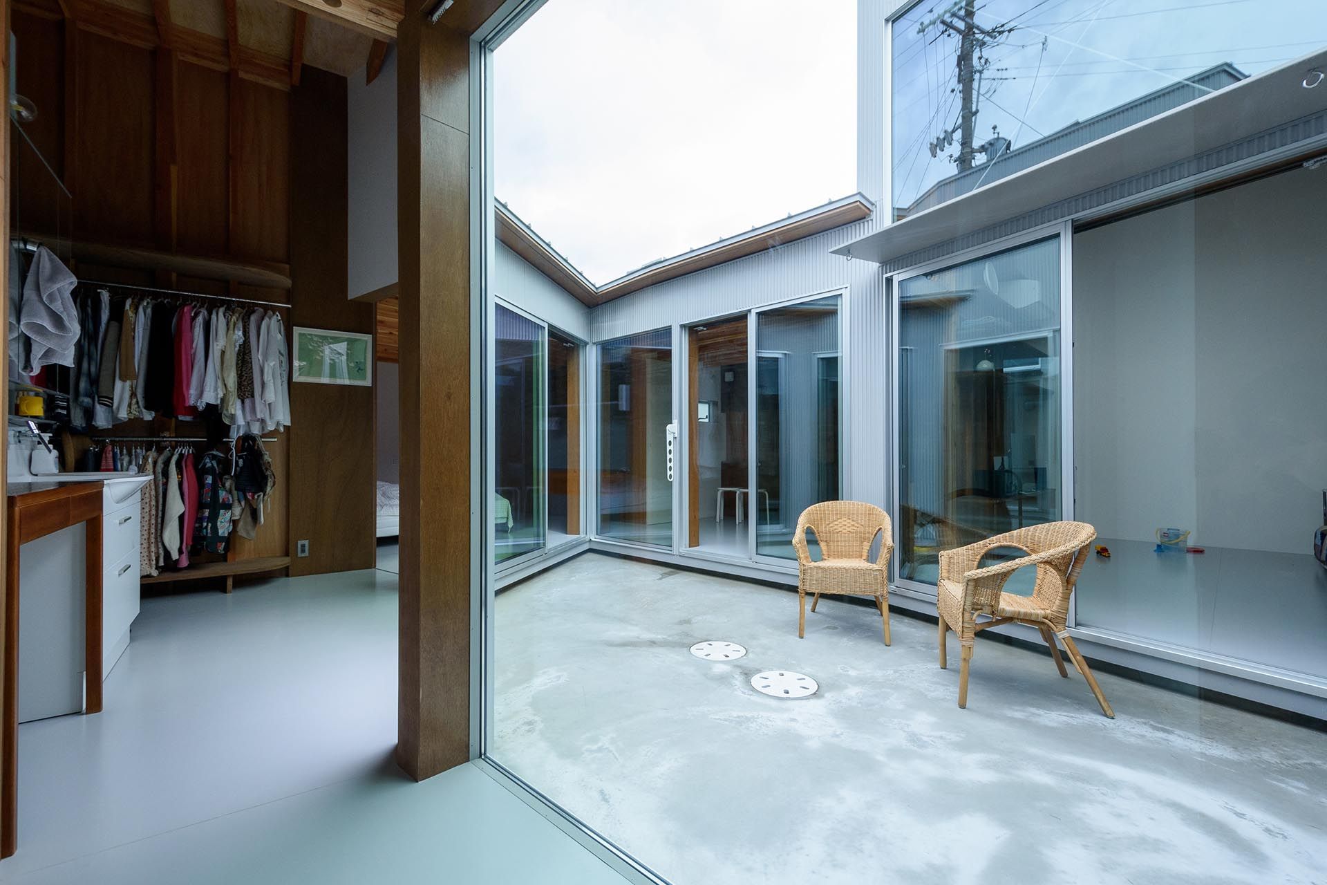 Takayuki Kuzushima and Associates——Courtyard House with Seven Rooms