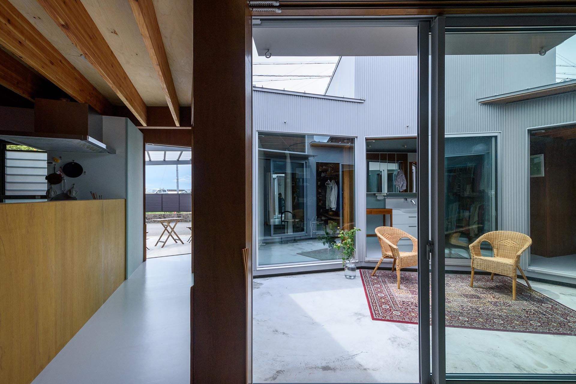Takayuki Kuzushima and Associates——Courtyard House with Seven Rooms