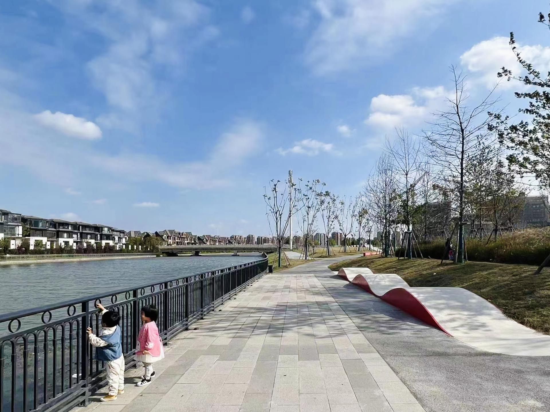 上坤樾山南岸社区公园