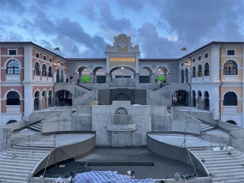 Florentia Village Shanghai Luxury Designer Outlet, Phase II