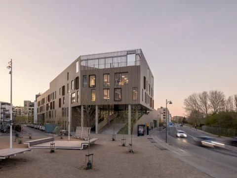 c.f. møller/Tredje Natur | 中学校园活动中心