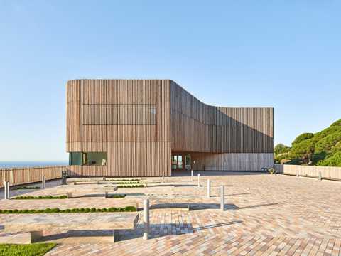 Calderon-Folch Studio | 巴达洛纳比较医学和生物图像中心