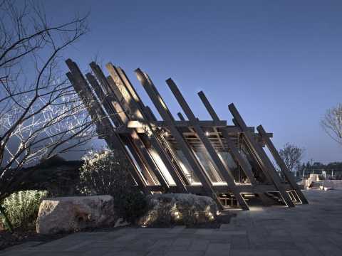 筑形与叙势：楚河汉界世界象棋棋王赛永久赛址