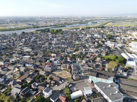Takayuki Kuzushima and Associates——Courtyard House with Seven Rooms