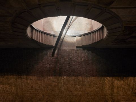  petrjanda/brainwork | 布拉格河畔的复兴